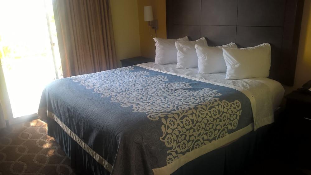 Days Inn & Suites By Wyndham Port Richey Kültér fotó