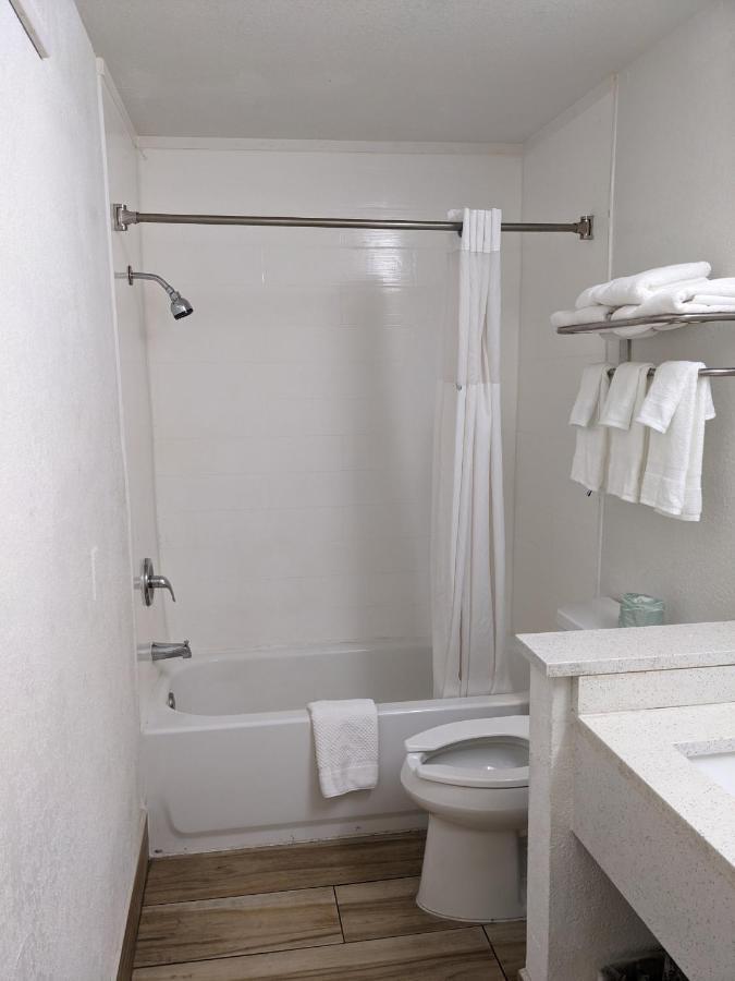 Days Inn & Suites By Wyndham Port Richey Kültér fotó