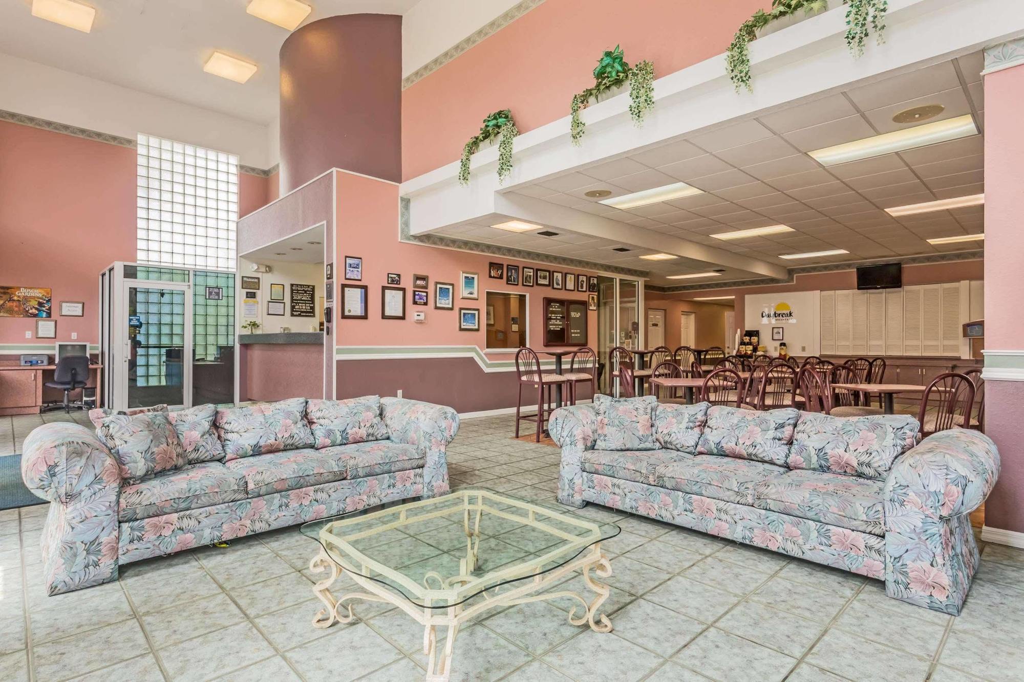Days Inn & Suites By Wyndham Port Richey Kültér fotó