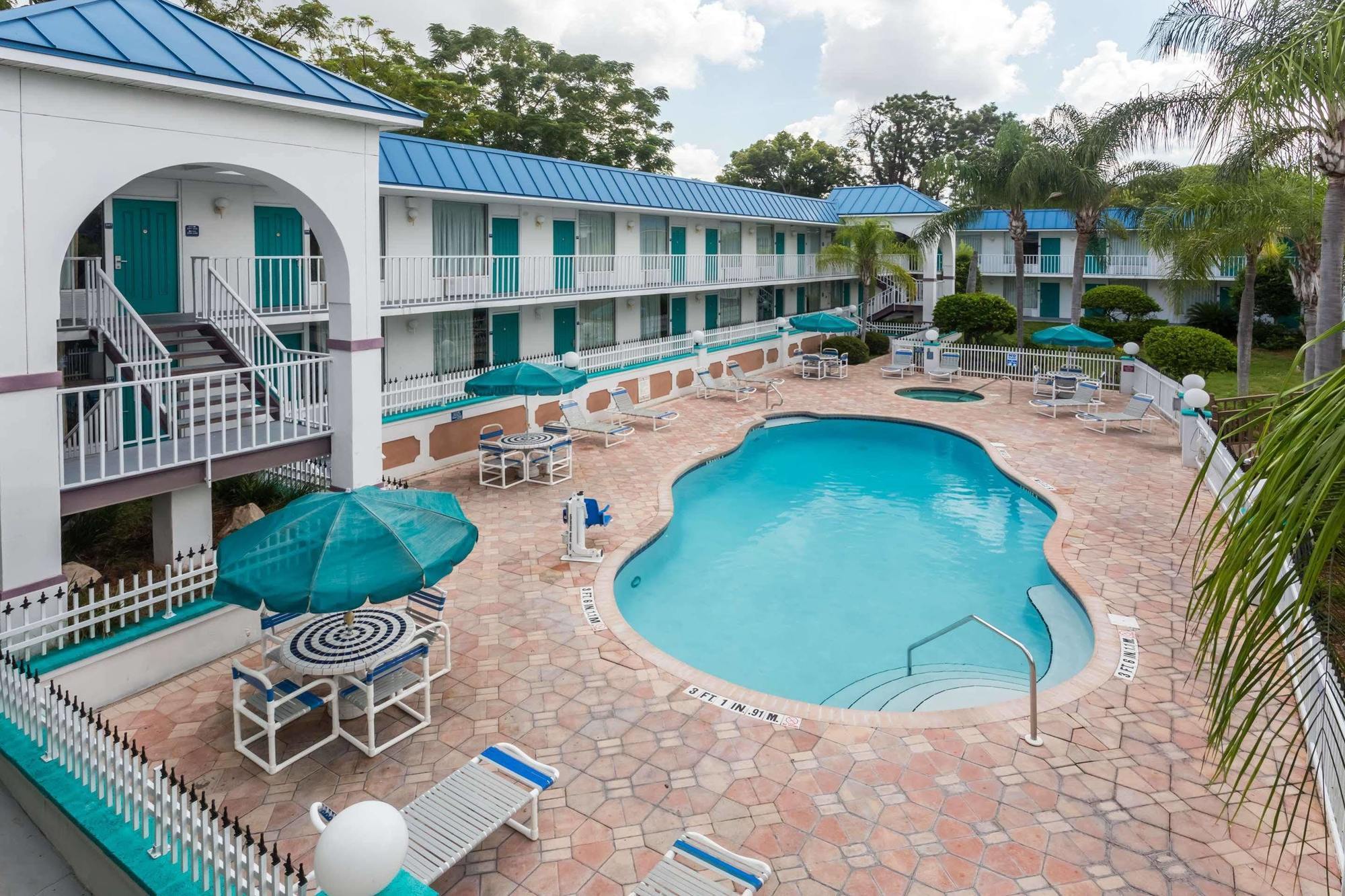 Days Inn & Suites By Wyndham Port Richey Kültér fotó